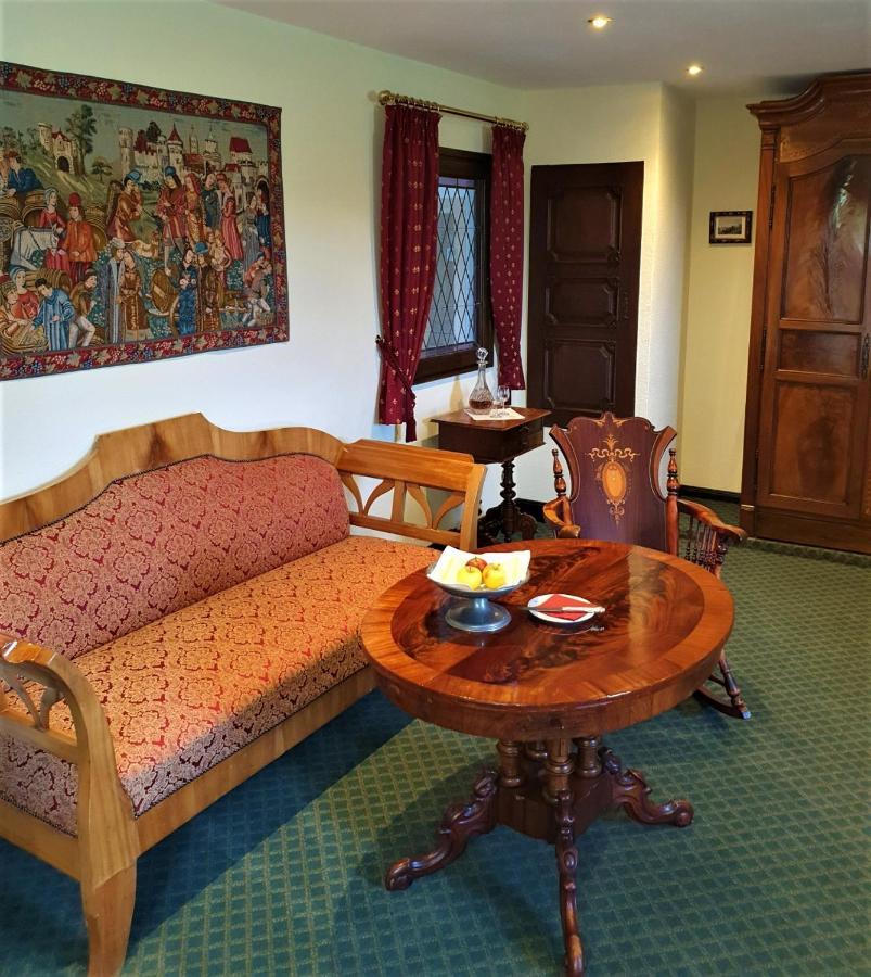 Burghotel Auf Schoenburg โอเบอร์เวเซิล ภายนอก รูปภาพ