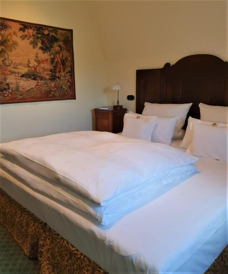 Burghotel Auf Schoenburg โอเบอร์เวเซิล ภายนอก รูปภาพ