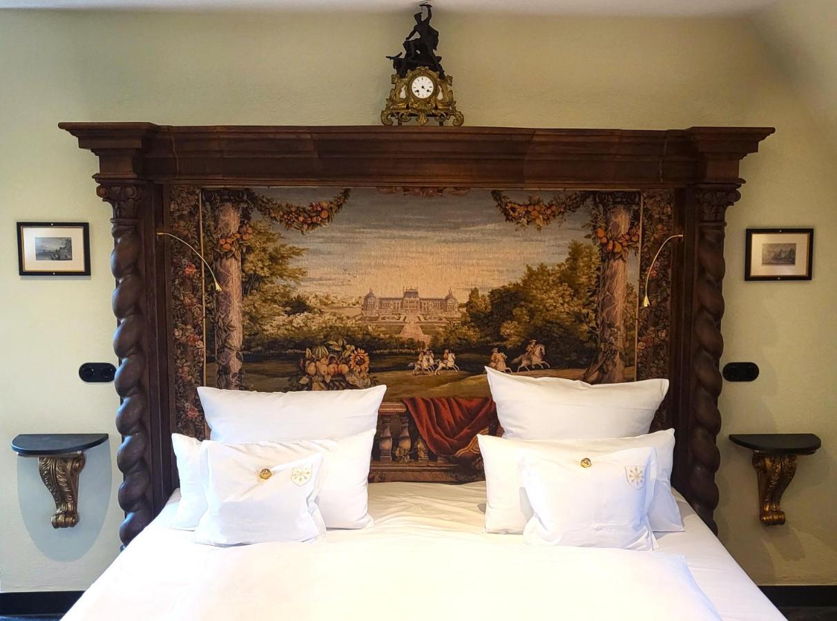Burghotel Auf Schoenburg โอเบอร์เวเซิล ภายนอก รูปภาพ