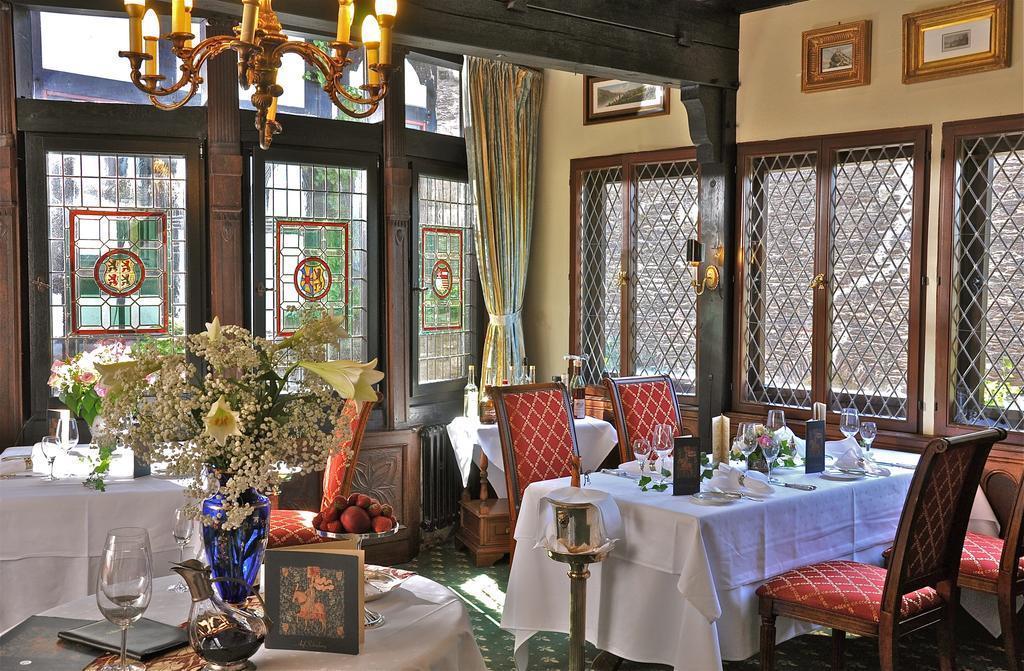 Burghotel Auf Schoenburg โอเบอร์เวเซิล ภายนอก รูปภาพ