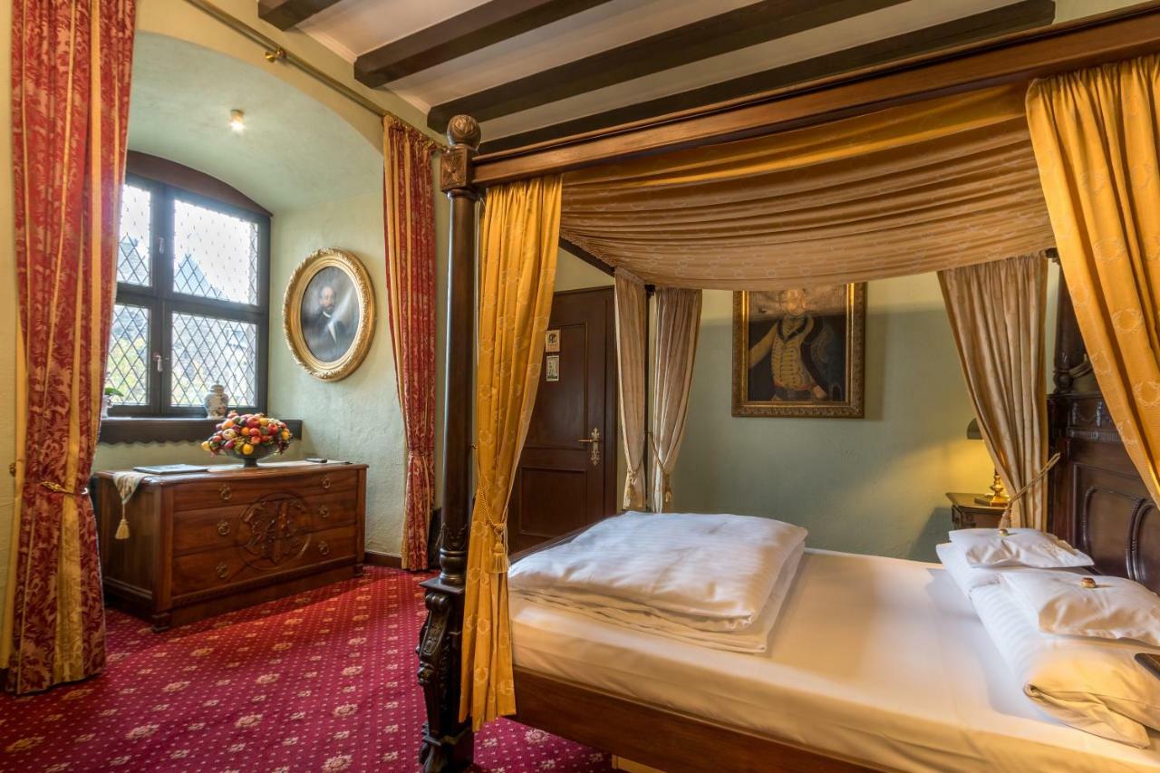 Burghotel Auf Schoenburg โอเบอร์เวเซิล ภายนอก รูปภาพ