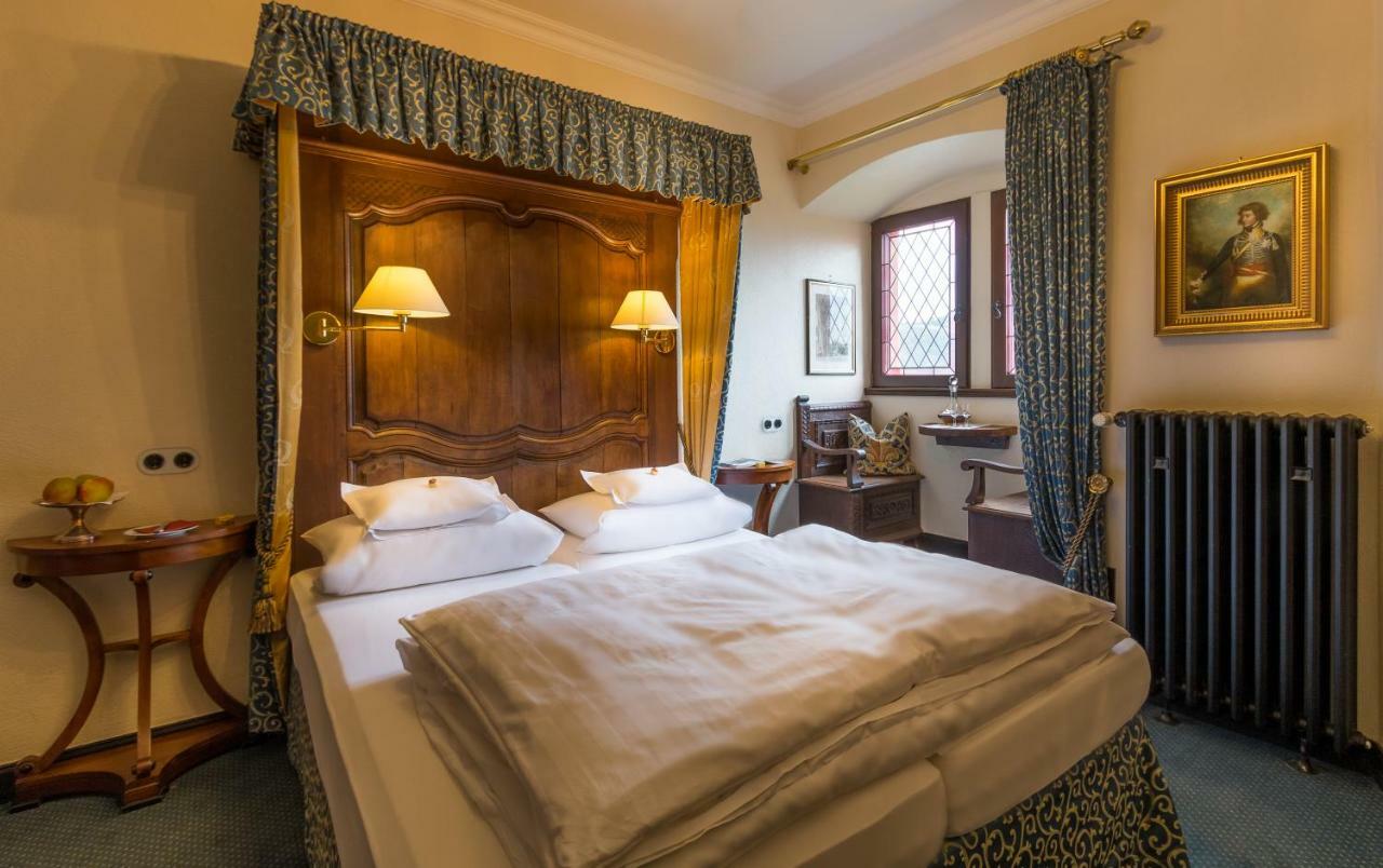 Burghotel Auf Schoenburg โอเบอร์เวเซิล ภายนอก รูปภาพ