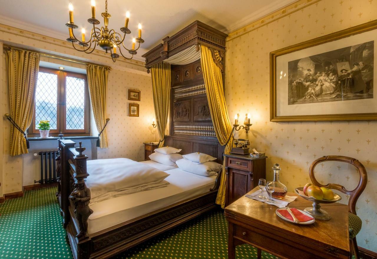 Burghotel Auf Schoenburg โอเบอร์เวเซิล ภายนอก รูปภาพ