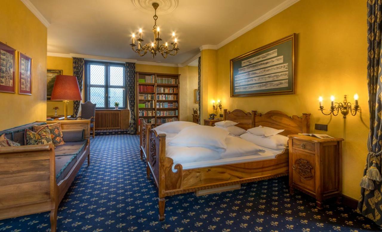 Burghotel Auf Schoenburg โอเบอร์เวเซิล ภายนอก รูปภาพ