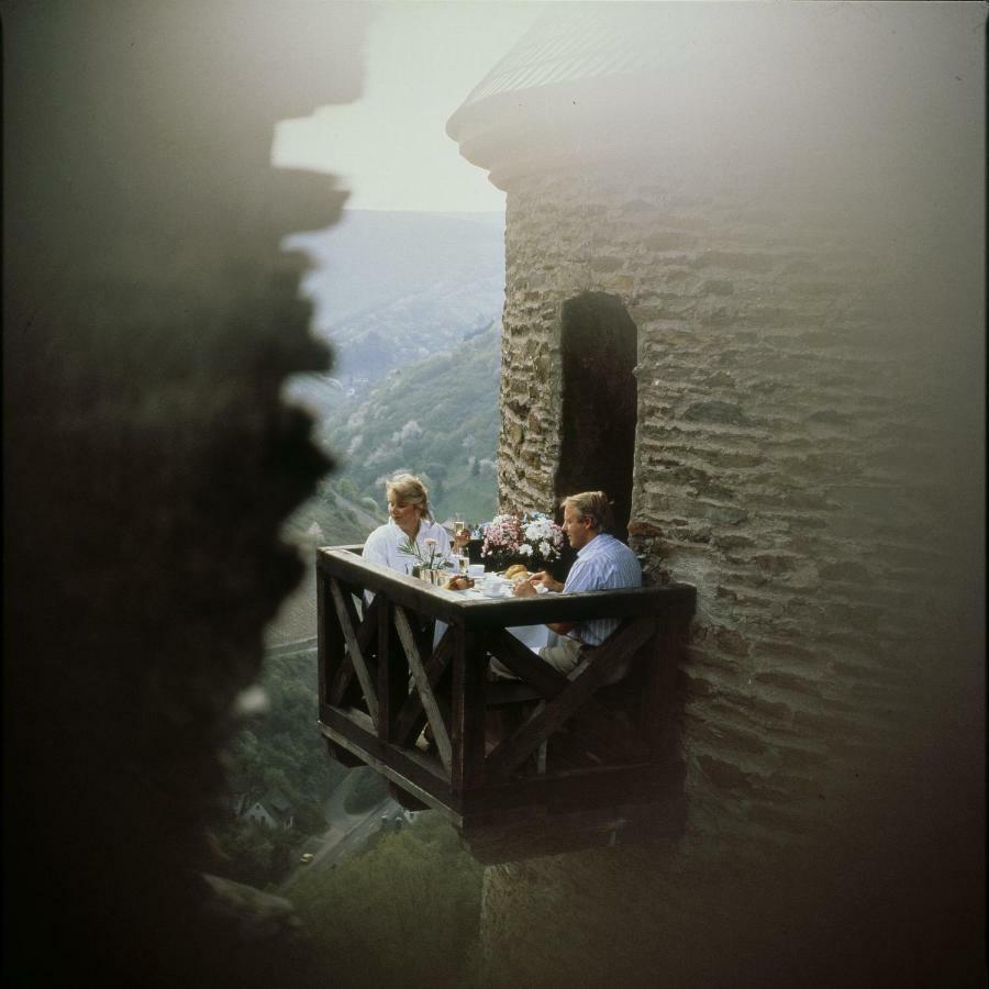 Burghotel Auf Schoenburg โอเบอร์เวเซิล ภายนอก รูปภาพ